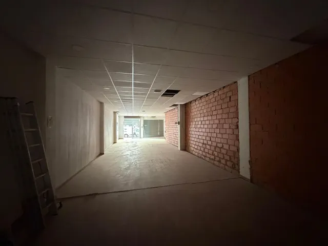 Local comercial alquiler Llíria centro con alta visibilidad — 7