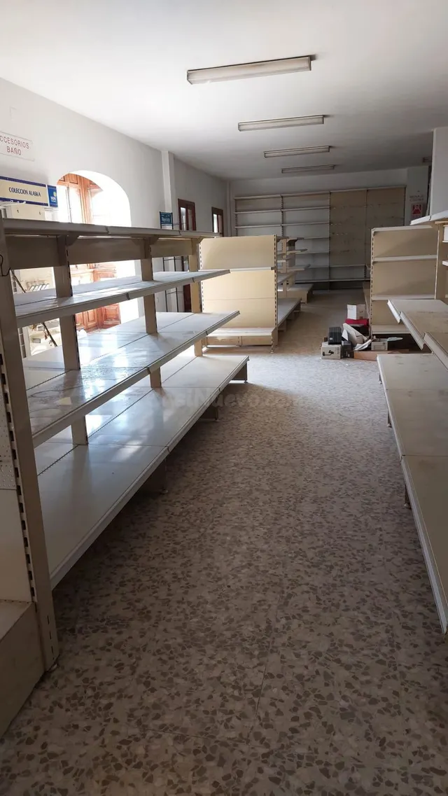 Local comercial 680m² en venta - Costa Del Sol — 3