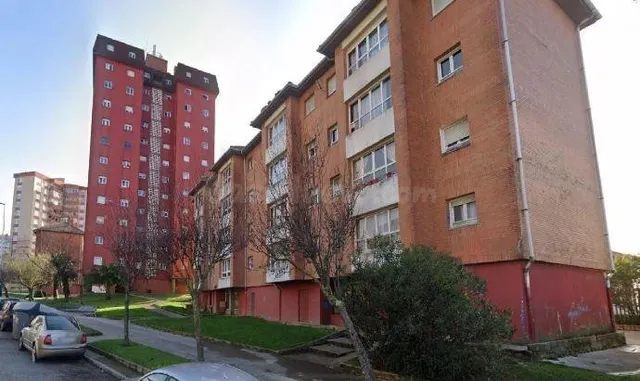 SE VENDE piso OKUPA en C Cardenal Herrera Oria de Santander - foto 3