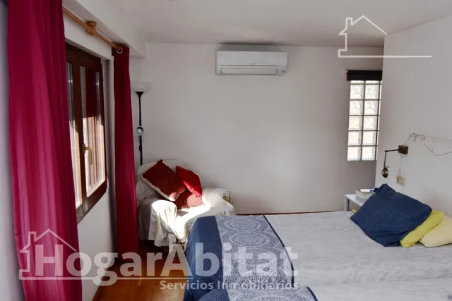 CHALET CON PISCINA, GARAJE Y TERRAZA — 26