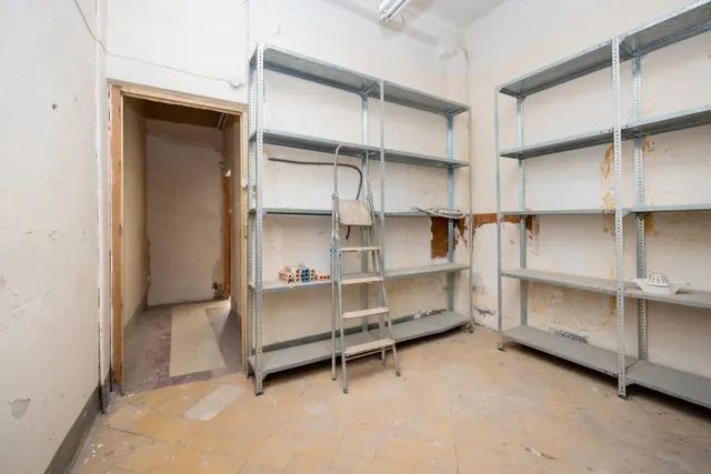 A LA VENTA EDIFICIO EN PLAZA BIB-RAMBLA — 16