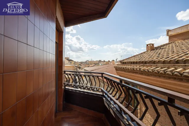Piso y cochera en venta junto Acera de Darro. — 26