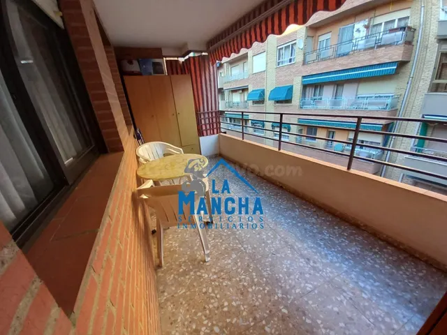 * 175.000€*. INMOBILIARIA LA MANCHA VENDE PISO PARA ENTRAR A VIVIR DE 4 habitaciones EN ZONA ENSANCHE- FRANCISCANOS — 4