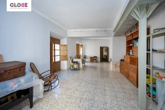 Espectacular edificio a 3 calles con vivienda y locales comerciales en pleno centro de Alhama — 10