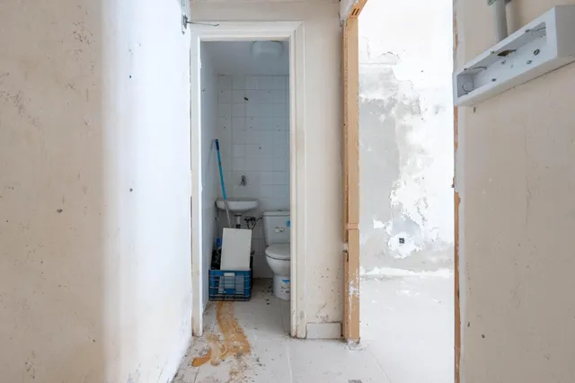 Oportunidad de Inversión en Local Comercial en el Centro de Almuñécar — 7