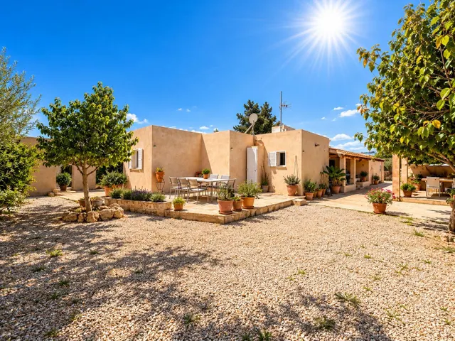 Finca rústica con encanto mallorquín, piscina privada y vistas al campo — 22