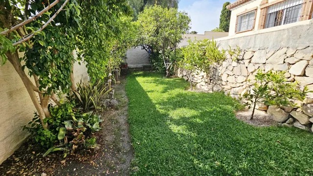 Encantador Chalet de 2 Plantas con Amplios Espacios y Terrazas — 10