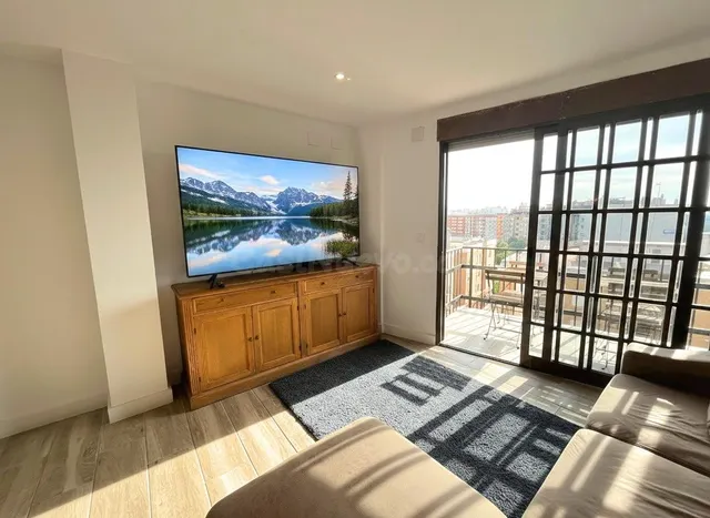 EN VENTA PISO TOTALMENTE REFORMADO EN LA ZONA DE BOSCA -BURR
