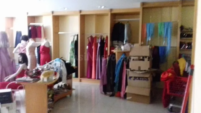 LOCAL COMERCIAL EN AREA CENTRAL DE 90 M2