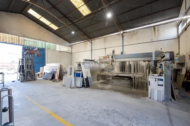 EN VENTA NAVE INDUSTRIAL EN ATARFE GRANADA CON AMPLIACIÓN - foto 2