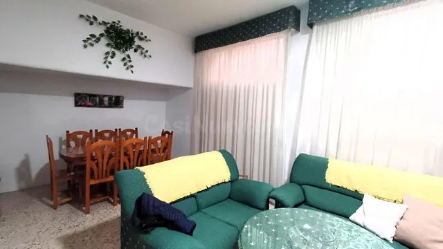 Amplio Piso en venta en Cazorla, Jaén - Ideal para Vivir y D - foto 5