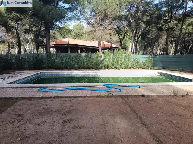 Espectacular parcela con chalet y piscina a 15 minutos de Albacete — 24