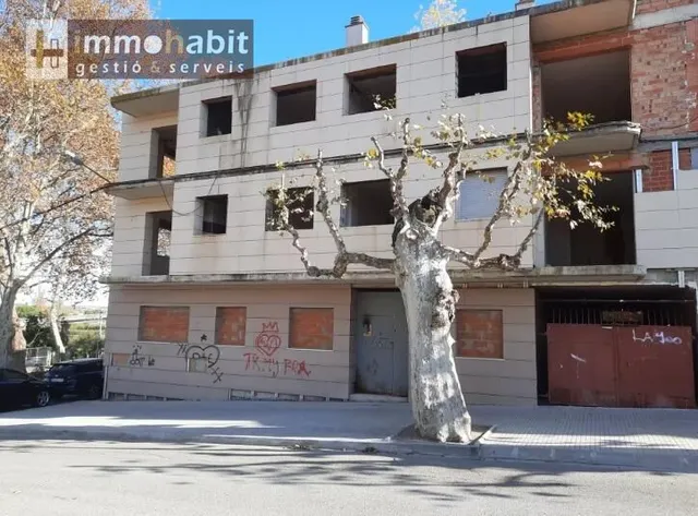 Edificio en venta en Avenida d'Arbeca — 10