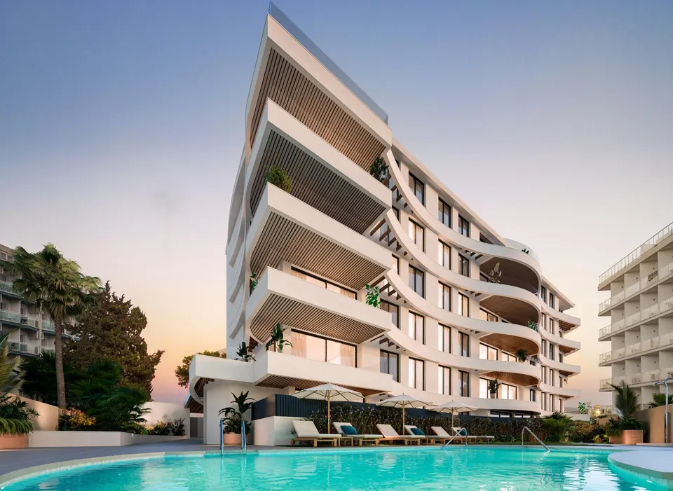 *** VIVIR DE LUJO JUNTO AL MAR. TU PUERTA AL PARAÍSO COSTERO DE PUERTO MARINA !!!.
