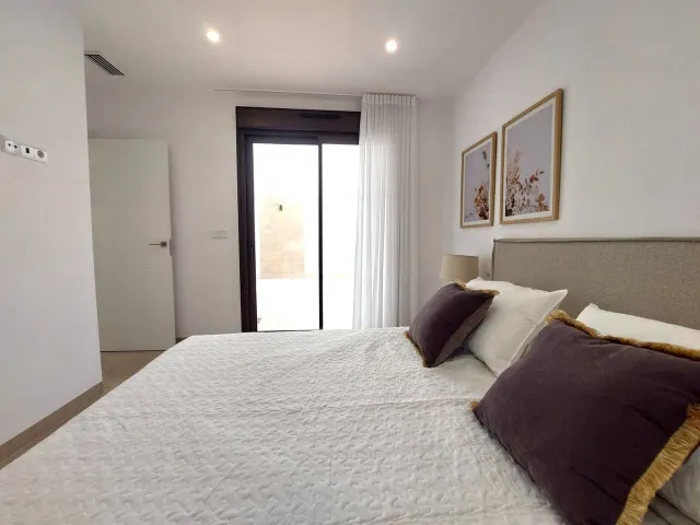 VILLA DE 3 DORMITORIOS Y 3 BAÑOS EN SAN PEDRO DEL PINATAR (MURCIA) — 13