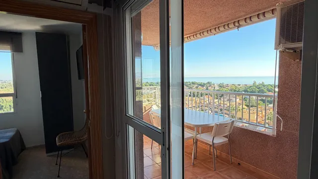 ¡Vistas despejadas al mar desde un piso 11 en Residencial El Brezo! — 16