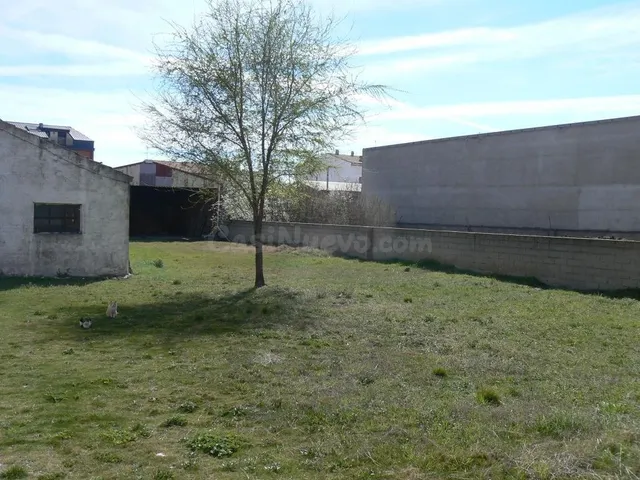 Venta de Nave industrial en Cuéllar. Parcela 1375 m2. Superf - foto 3