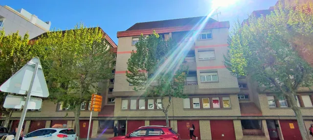3 dormitorios reformado con GARAJE BOX y TRASTERO en Doctor Artero – 850 €/mes — 41