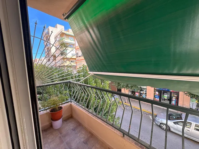 Amplio y Luminoso Piso en Elda, Ideal para Vivir — 7