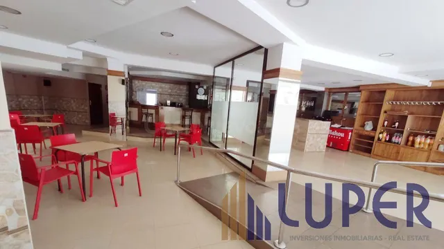 Se vende local de más de 240 metros en zona centrica de San  - foto 3