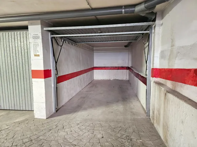 PLAZA DE GARAJE CERRADA EN C. LA SAL 14 — 7