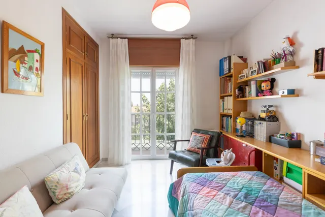 Chalet pareado con piscina, jardín y bonitas vistas a Granada en La Zubia — 36