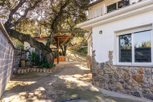 Gr3629 - ESPECTACULAR CASA CON TERRENO EN LA SIERRA SUR — 34