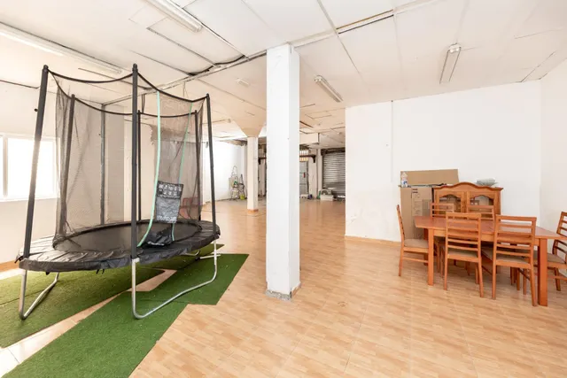 Venta de local de 171 m2 en Armilla (Granada) — 12