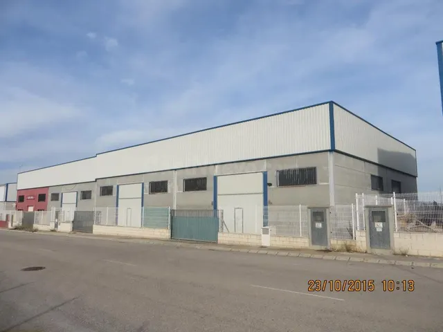 Nave industrial 1 habitación 330m² en venta - Comunidad vale