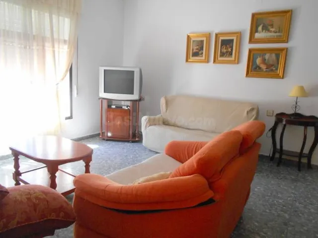 ¡Espacio para toda la familia en planta baja y con una gran terraza! — 4
