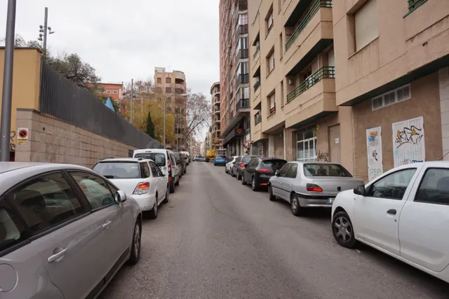 PLAZA DE APARCAMIENTO ZONA COLEGIO LUIS VIVES -VIA ALEMANIA-