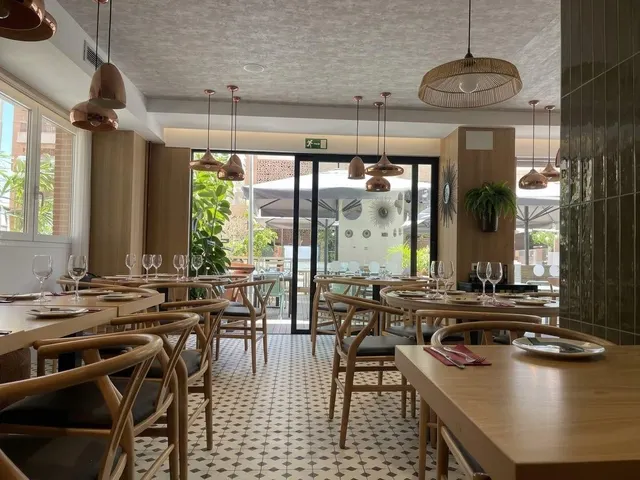 BAR RESTAURANTE con salida de humos y terraza — 7