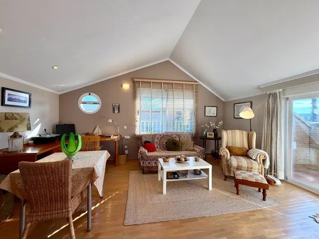 Chalet adosado esquinero con jardín privado, terrazas y garaje doble en La Patacona — 42