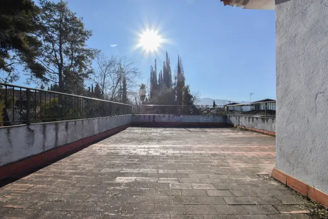 CASA Y PARCELA PARA USOS MULTIPLES. ZONA SERRALLO — 44
