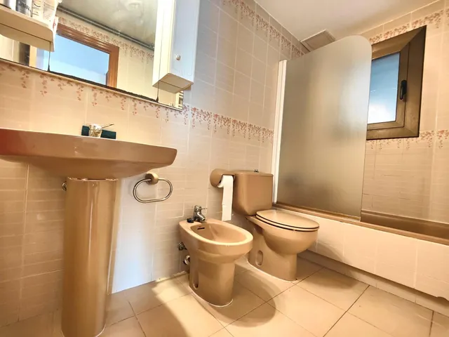 Casa adosada en Calafell de 3 habitaciones y gran jardín cerca del tren — 32