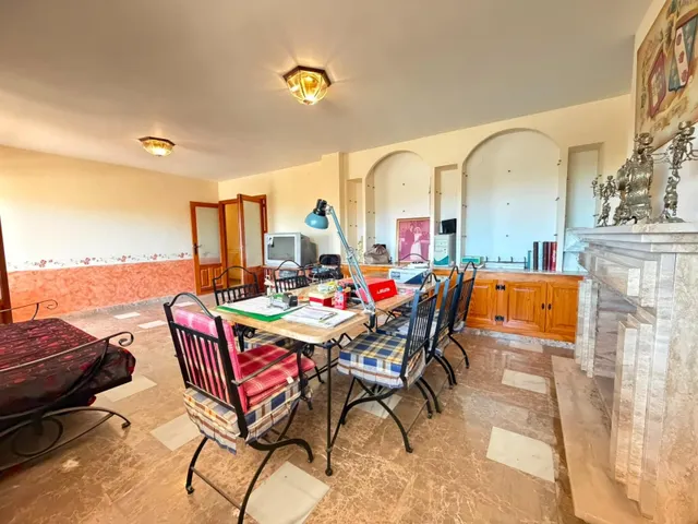 Espectacular chalet independiente con 7 dormitorios, piscina y 1.520 m2 de parcela en Río Park — 35