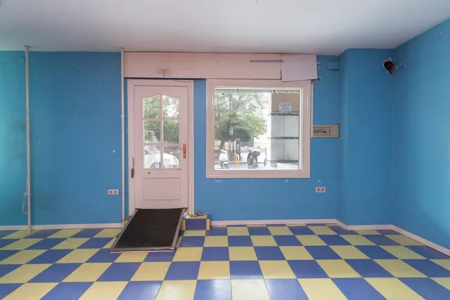 Local comercial en venta en calle agustina de aragón — 6
