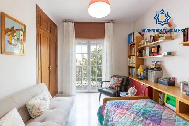 Chalet pareado con piscina, jardín y bonitas vistas a Granada en La Zubia — 36
