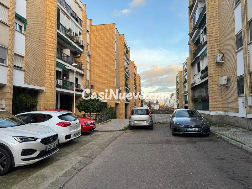 CASABANCO VENDE  PISO DE TRES DORMITORIOS EN MÉRIDA.