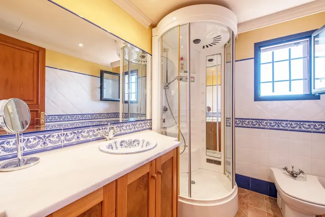 EXCLUSIVA VILLA CON VISTAS A LA BAHÍA DE PALMA EN MARRATXI — 28