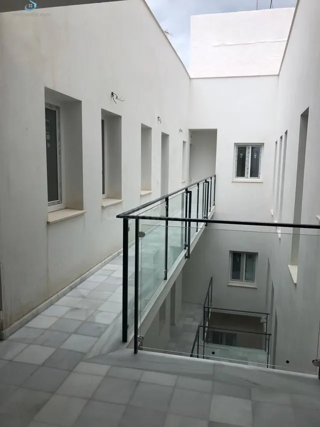 Oportunidad en el Centro de Cádiz: Local Comercial Versátil — 5