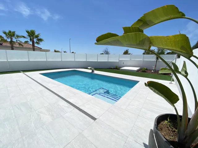 CHALET DE DISEÑO INDEPENDIENTE — 24
