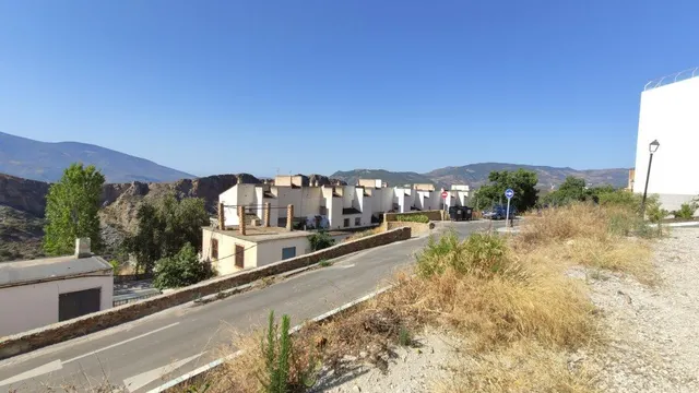 PARCELA URBANA EN LANJARON — 9