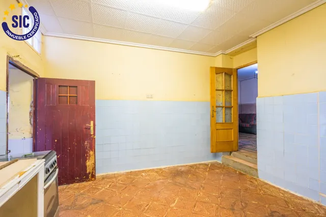 ¡oportunidad única en el pontón (Requena)! casa a dos calles con luz natural y múltiples posibilidades: — 19
