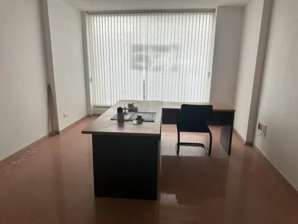 Centro de trabajo, local comercial — 6