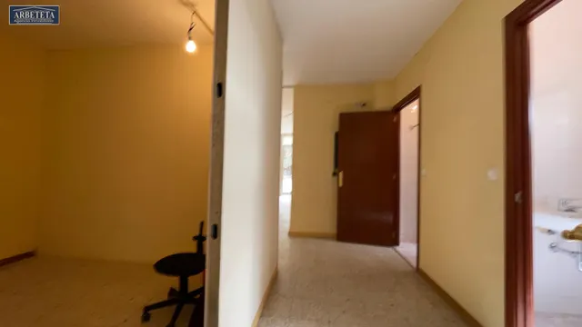 Se alquila local en la zona de Avd. del Ejercito, Guadalajara. — 12