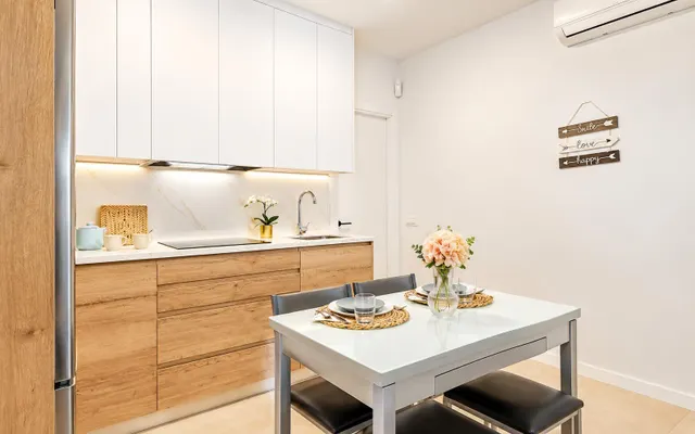 APARTAMENTOS MODERNOS E INDEPENDIENTES TOTALMENTE REFORMADOS — 7