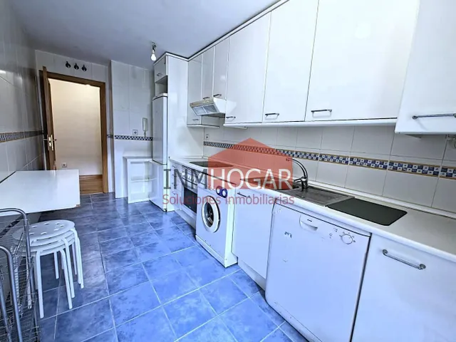 Amplia y luminosa vivienda en patrimonio de la humanidad, frente a carrefour – Ávila — 13