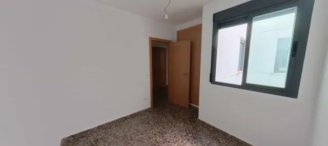 Piso luminoso con amplia terraza y ascensor en Favara (Valencia) - 4 habitaciones y 3 baños — 15