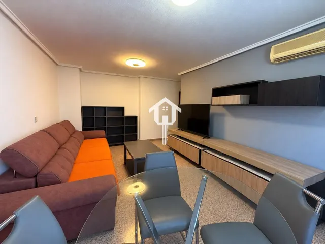 PISO EN VENTA EN ALICANTE. ZONA DE LA FLORIDA. 114m2, 3 habitaciones DOBLES, 1 BAÑO COMPLETO Y UN ASEO. PRIMERA PLANTA CON ASCENSOR. — 28